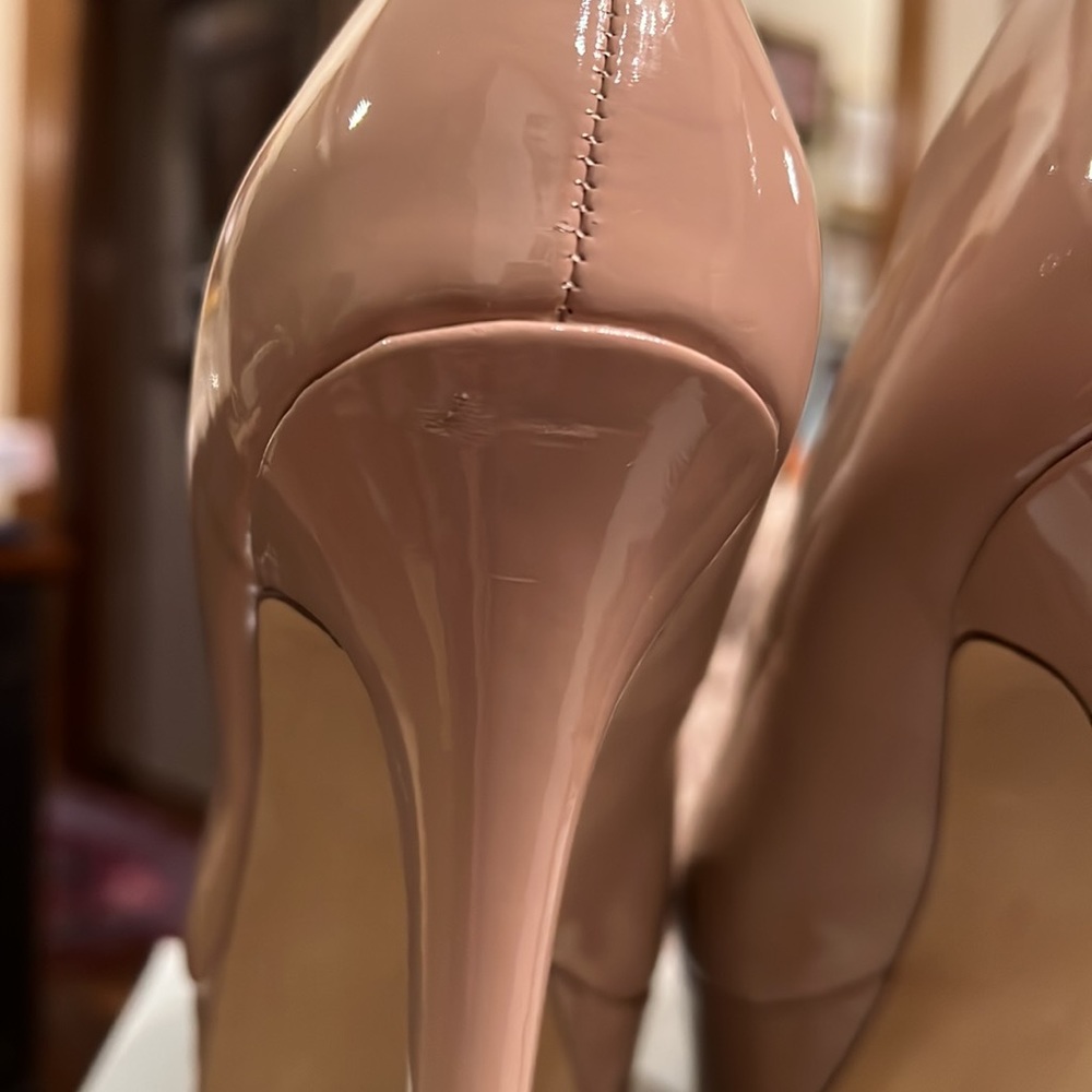 Jessica Simpson Nude Patent Heels - Picture 5 of 7